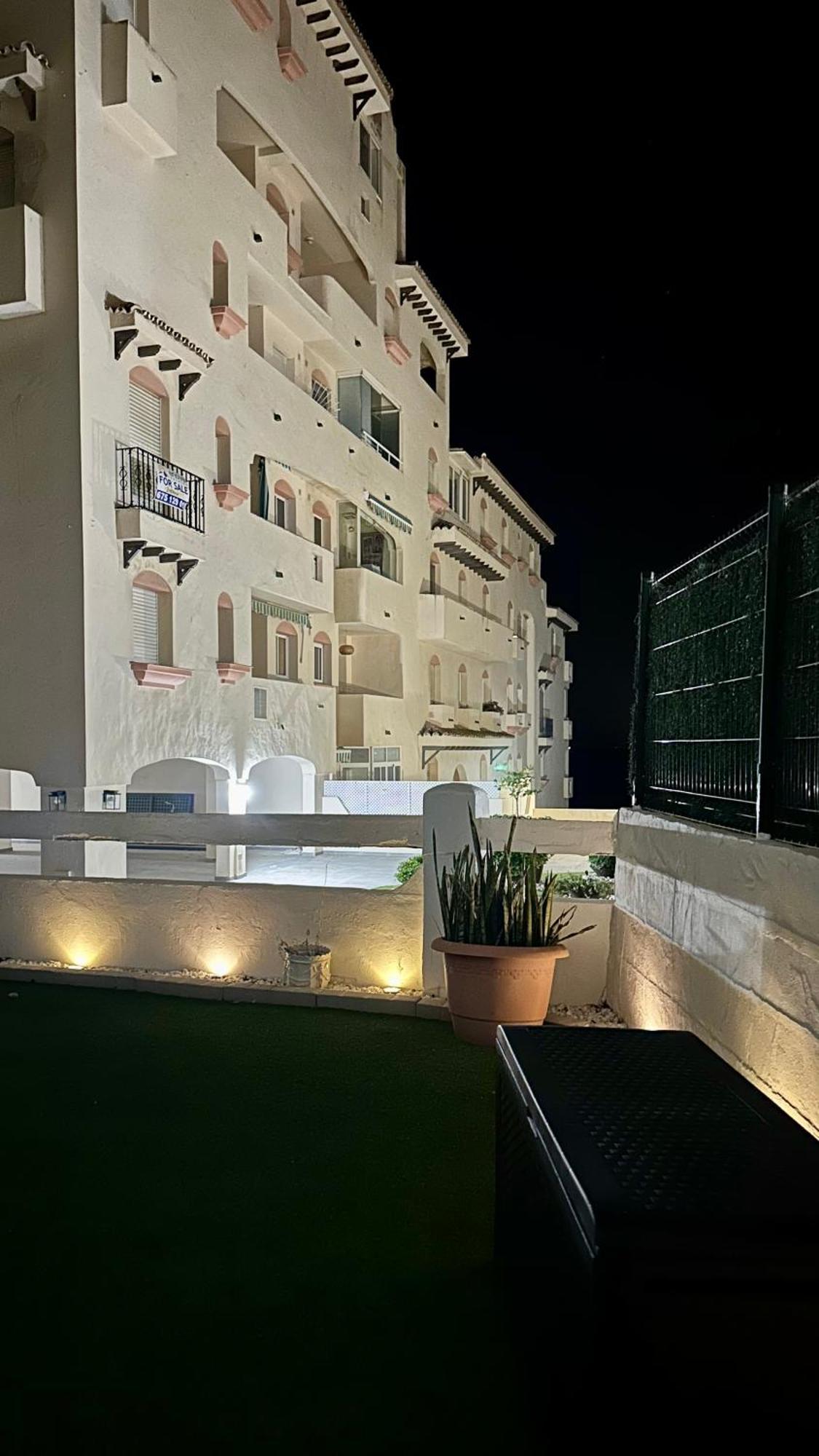 The Pearl Of Pinacho - Front & Swimming Pool Apartment Estepona