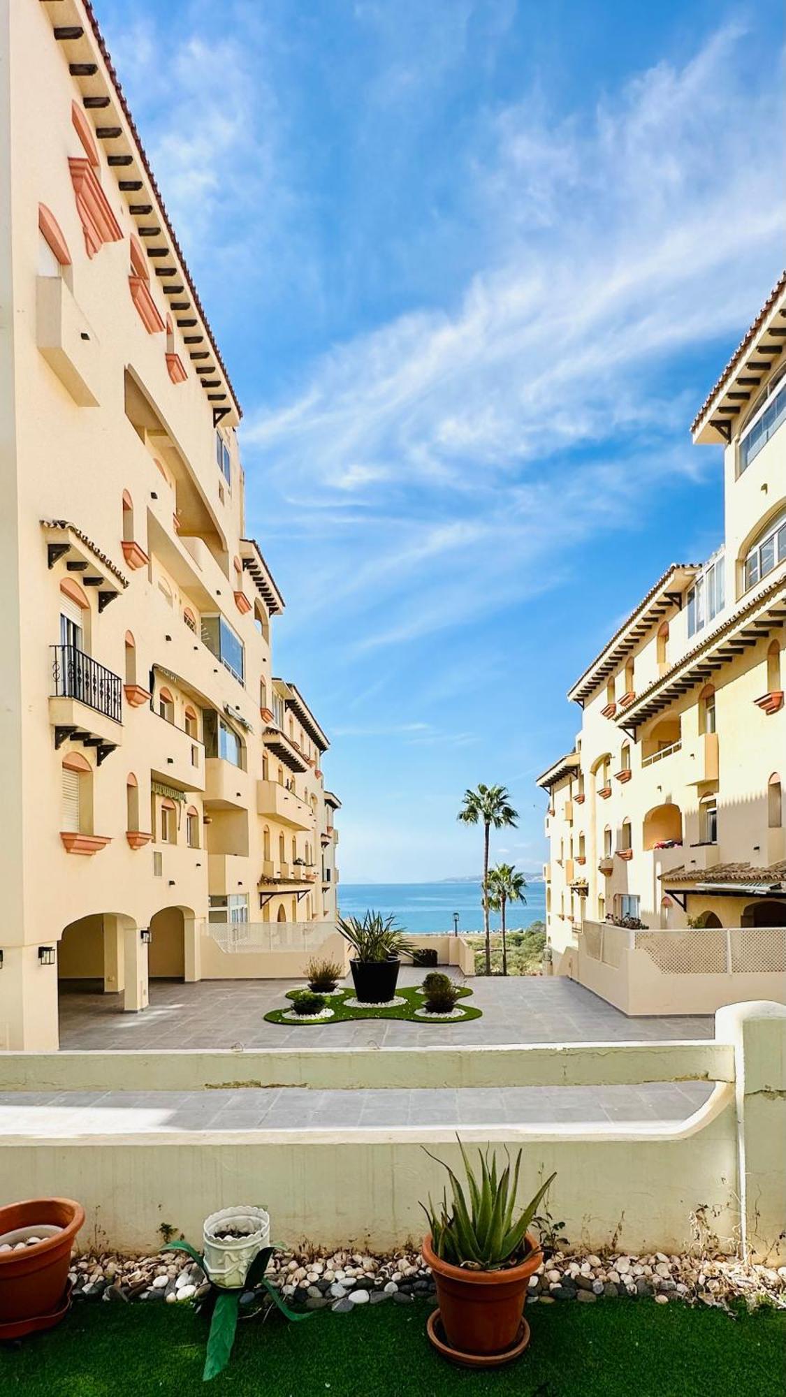 The Pearl Of Pinacho - Front & Swimming Pool Appartement *